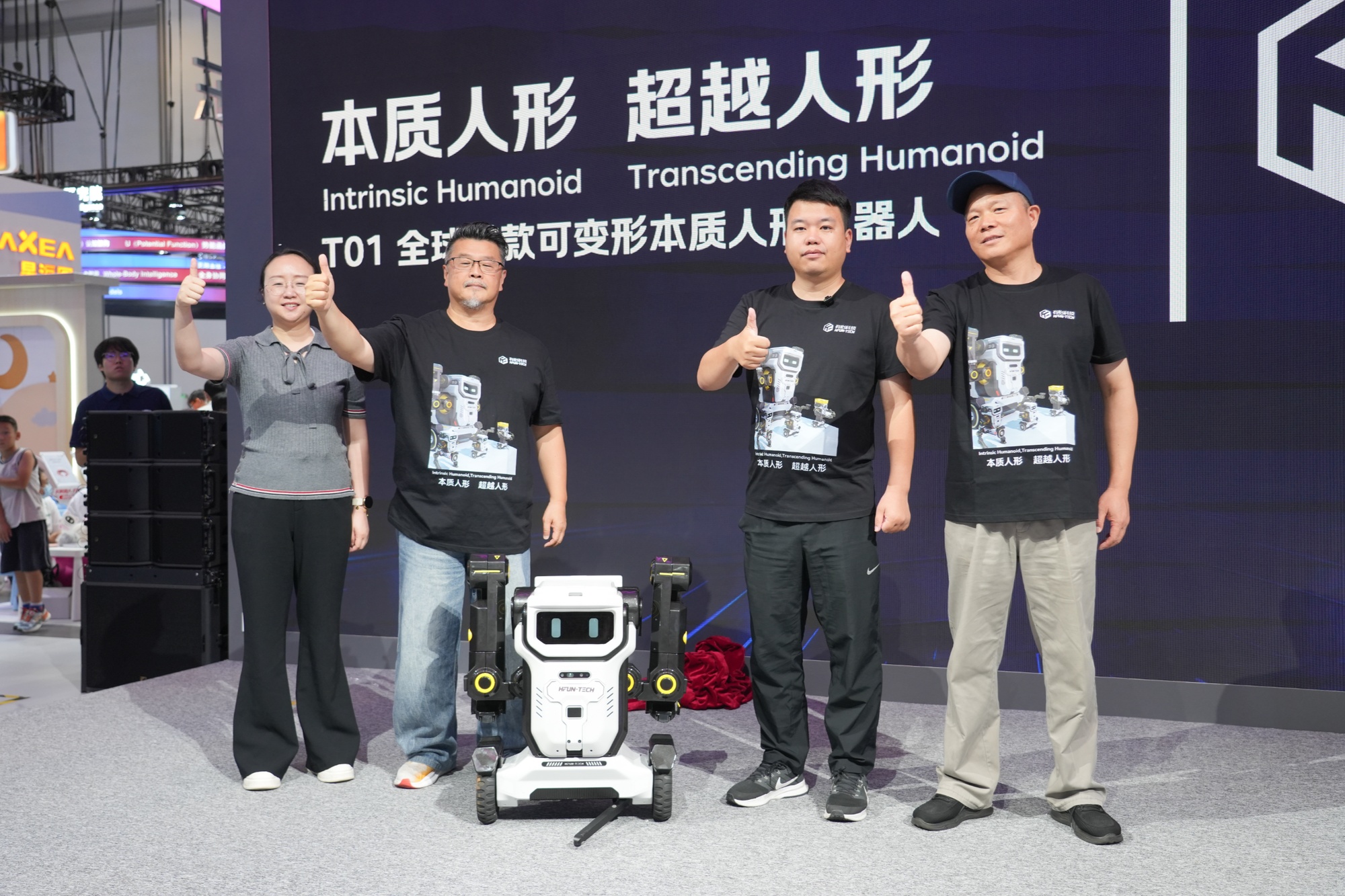 有怡T01发布：30公斤机身可切换轮式、双足与骑乘形态